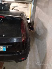 spoiler alettone Ford Fiesta 2005