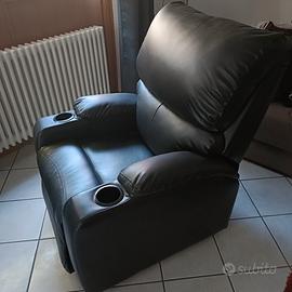 Poltrona in ecopelle 