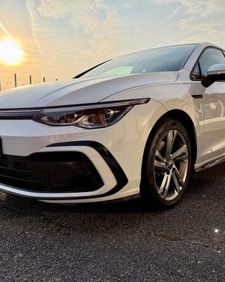 Volkswagen Golf 8 2.0 TSI DSG 4Motion R-Line