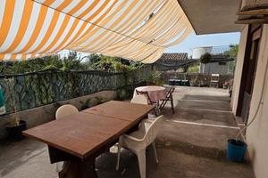 Appartamento con cortile e terreno a Sant'Alfio