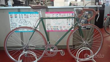 Bicicletta da corsa vintage anni 80 restaurata