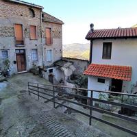 CASA SEMINDIPENDENTE A ESPERIA