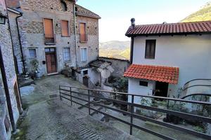 CASA SEMINDIPENDENTE A ESPERIA