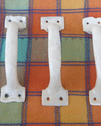 3 Vecchie maniglie in ferro latta per mobili vari