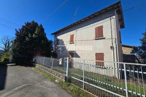 Casa indipendente in zona Cella