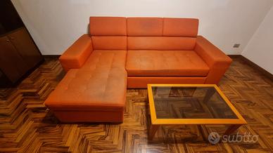 Divano angolare solido e comodo – 235 x 155 cm 