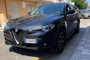 Stelvio 2.2 210cv Q4 executive anno 12/2018