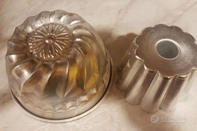 Due stampi per budini