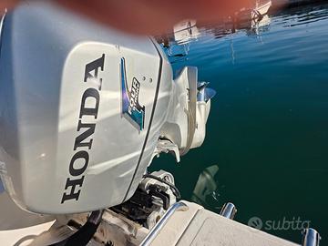 Motore fuoribordo honda bf 200