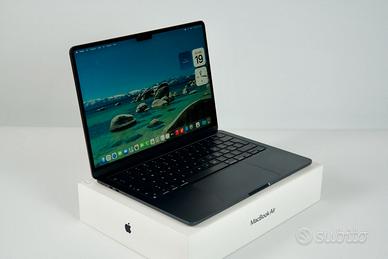 Macbook air M2 anno 2022 8 GB ran 256 HD Garanzia