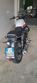 Moto Guzzi V7 - 2023