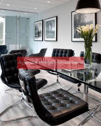 Immobile di 200 m² con 2 locali a Canossa