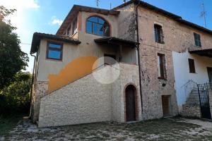 CASA SEMINDIPENDENTE A PALIANO