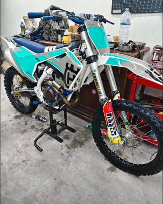 HUSQVARNA 250
