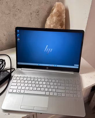 HP 255 G8 15.6" | Ryzen 5 | 8GB RAM