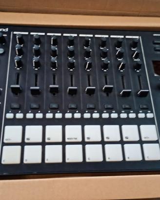 ROLAND MC-707