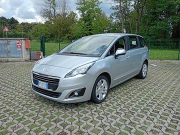 Peugeot 5008 1.6 HDi 115CV 7Posti*Sensori*Cerchi