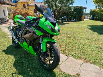 Kawasaki ninja zx6r 2010