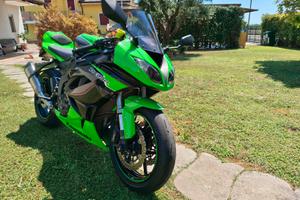Kawasaki ninja zx6r 2010