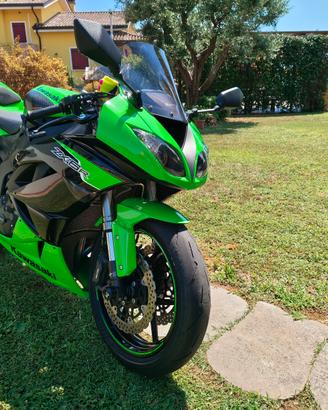 Kawasaki ninja zx6r 2010