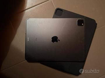 Ipad 11 Pro + Magic Keyboard Apple