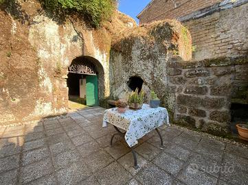 3 LOCALI A VIGNANELLO