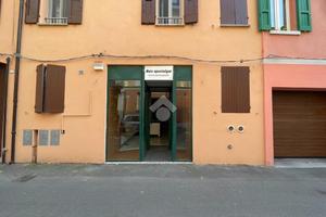 NEGOZIO A CORREGGIO