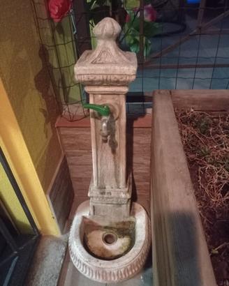 fontana da giardino in cemmento