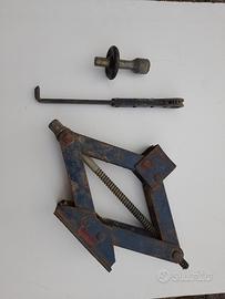 Sollevatore con chiave a crocchette.