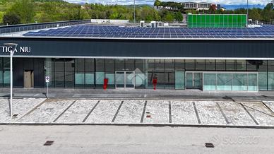 NEGOZIO A LONATO DEL GARDA