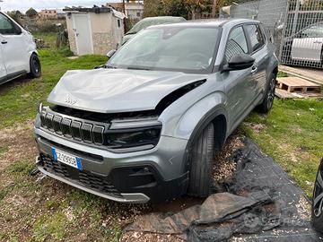 Jeep Avenger BEV Summit 115kW 156 cV Incidentato