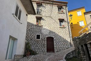 CASA INDIPENDENTE A CAMPOLI DEL MONTE TABURNO