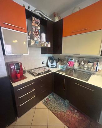 Cucina componibile con elettrodomestici