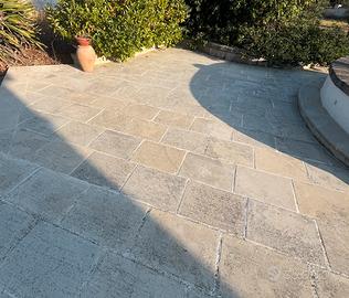 Lavori di pulizia lastricati leccesi