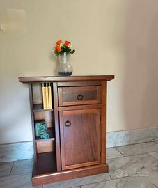 Mobile in legno con anta e cassetto 