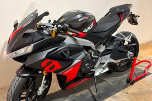APRILIA RS 660 - 3.058 KM - ACCESSORIATA
