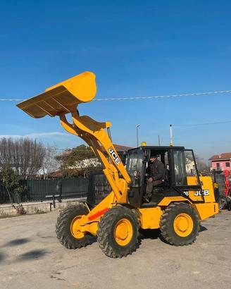 P110 Pala gommata 60 q.li JCB 408