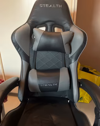 Sedia da gaming nera e grigia nuova  stealth