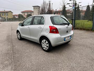 Toyota Yaris 1.0 5p. Sol Unico proprietario