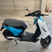 scooter elettrico  piaggio 