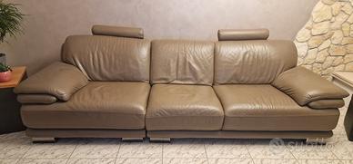 Divano in pelle colore tortora