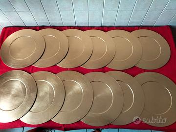 SOTTOPIATTI CON TOVAGLIA ROSSA PER TAVOLA FASTOSA