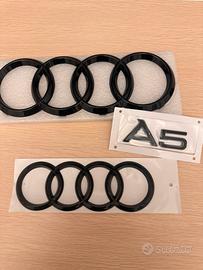 Set loghi Audi neri lucidi + badge A5 (nuovi)