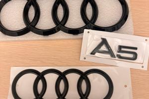 Set loghi Audi neri lucidi + badge A5 (nuovi)