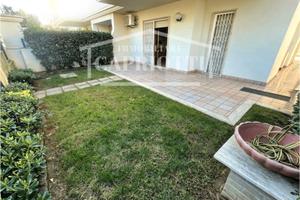 Prima fila mare - giardino privato - box