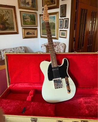 Chitarra elettrica creata da un liutaio Livornese
