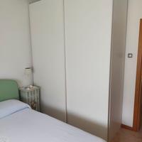 armadio camera bianco
