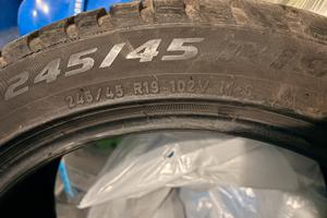 245/45/19 102v