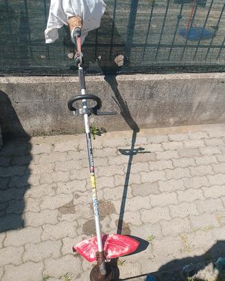 decespugliatore zenoah