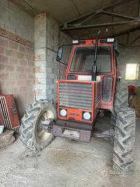Trattore Fiat 580 agricolo